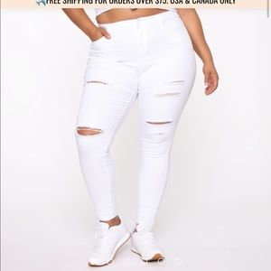FashionNova White Skinny Jeans - NEVER WORN - 14